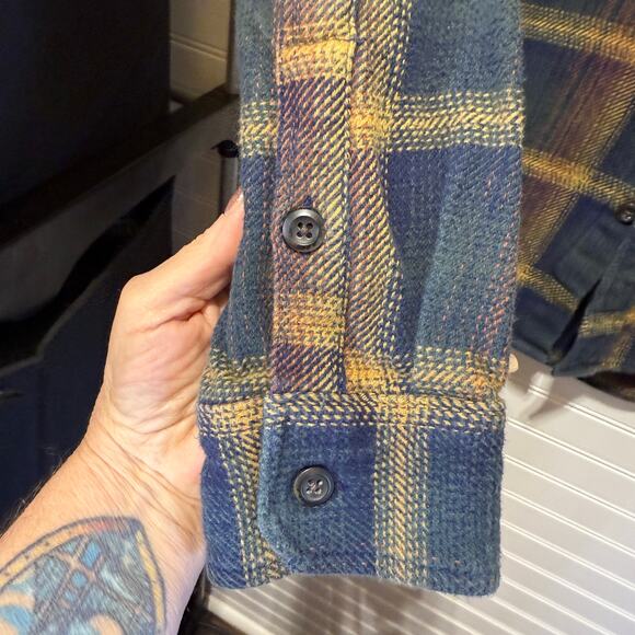 Orvis Plaid Flannel Button Down Shirt W/Side Pockets Size L - Picture 5 of 12